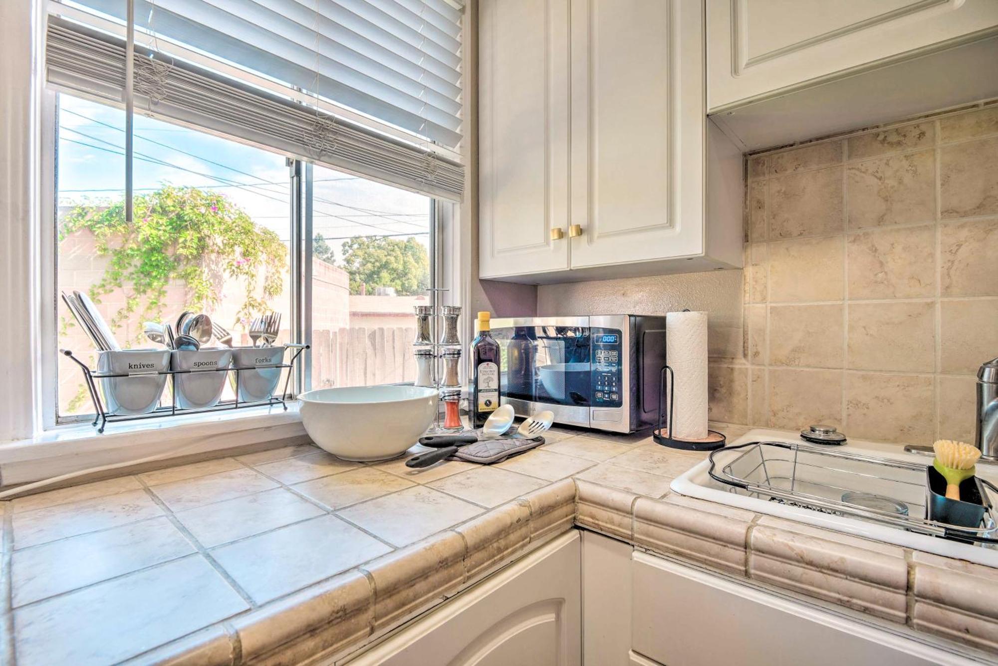 Villa Stylish And Modern Burbank Gem With Private Yard! Extérieur photo